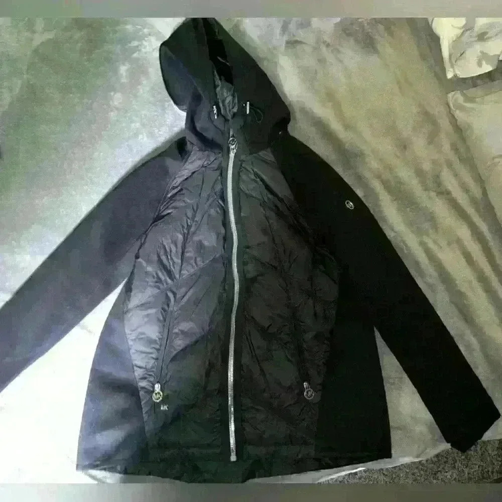 MICHEAL KHORS winter jacket size small good condition